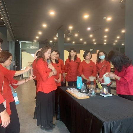 Qun Feng Hotel Фэньчиху Экстерьер фото